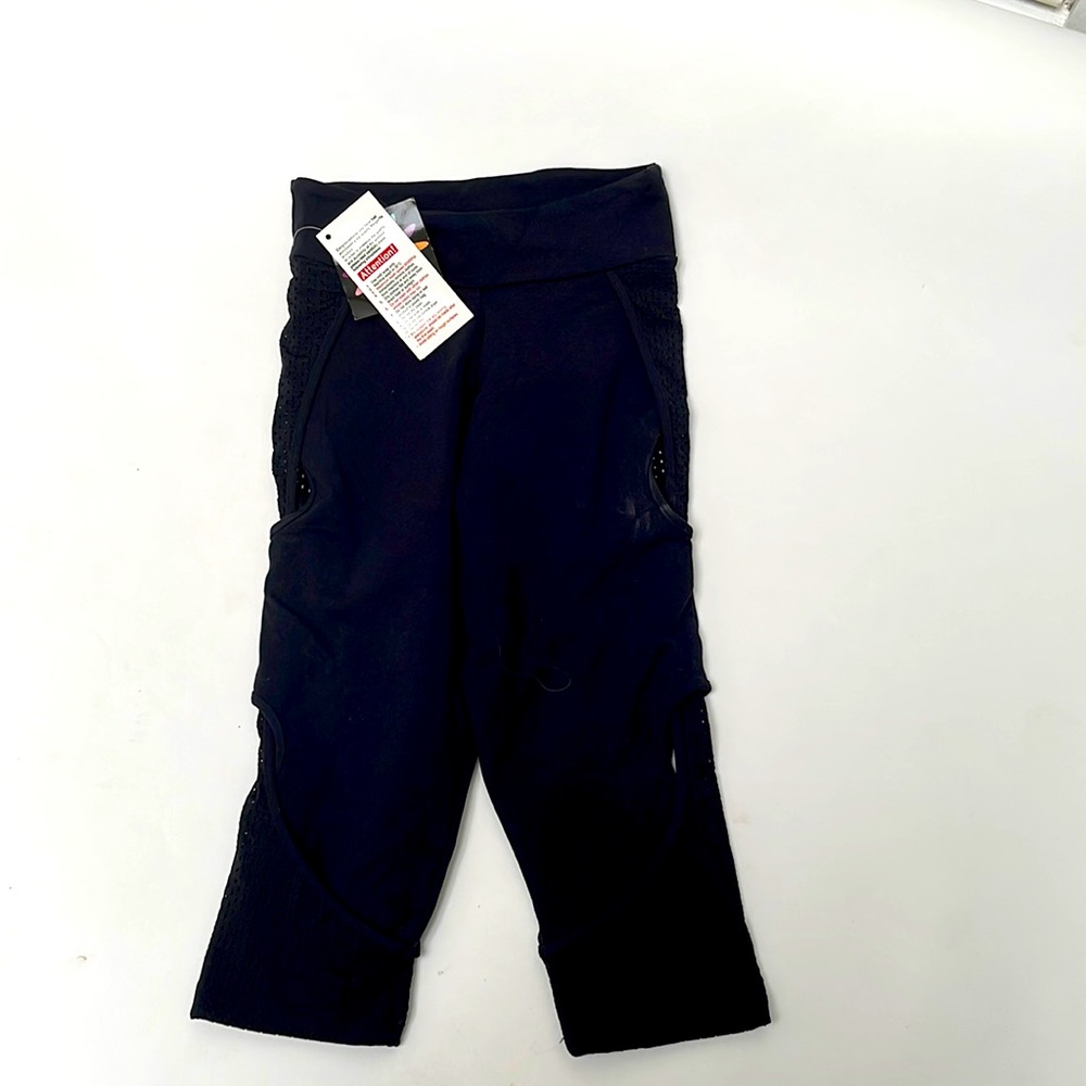 Margarita sportswear black with mesh workout pants cropped size 2 (fits 4-10)